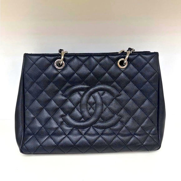 Black GST
Caviar with silver hardware - Picture 1 of 8